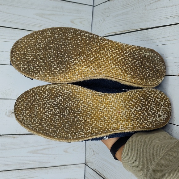 Women's Toms Freetown Classic Slip-On Shoes - Picture 7 of 8